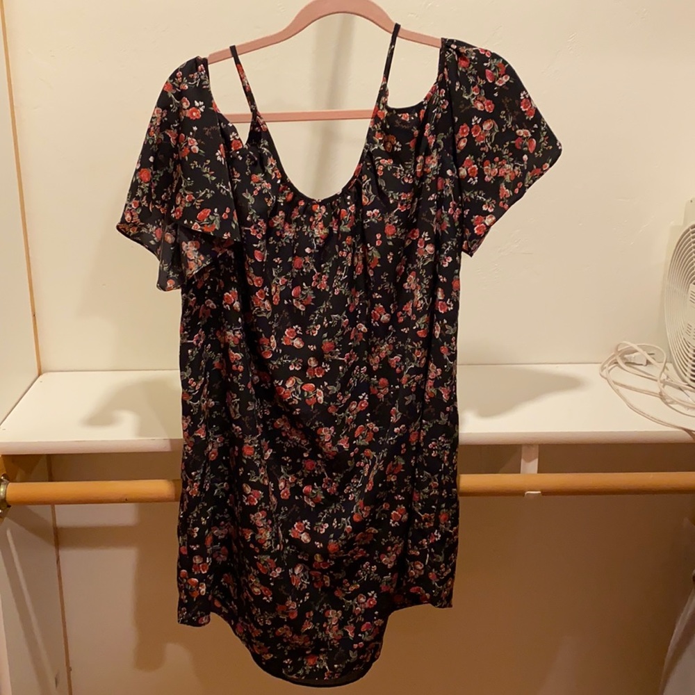 Fun Black floral open shoulder tunic shirt